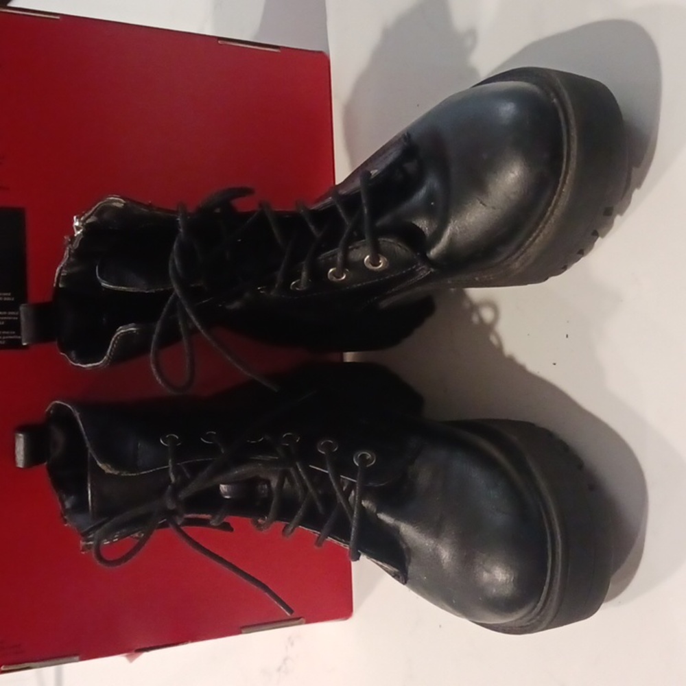 Forever 21 Boots With Zipper On Sides